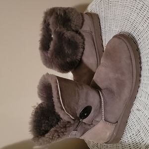 Bailey Button Uggs